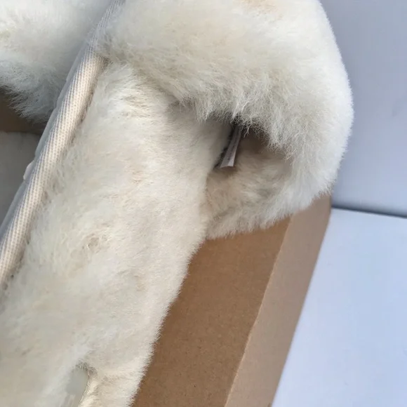 UGG Fluff Slide II - Picture 7 of 8